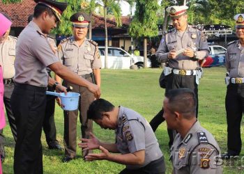 Sembilan Polisi Di Buleleng Dapat Pangkat Baru di Tahun Baru