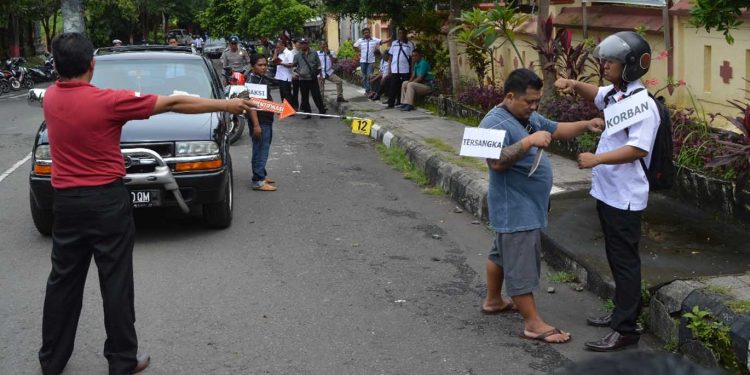 Rekontruksi Penusukan Eks Tentara Di Gitgit, Polisi Rekam 27 Adegan
