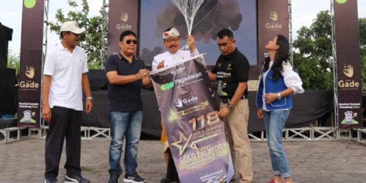 Wagub Cok Ace Dorong Gerakan Bersama  Bersih Bersih Sampah Plastik