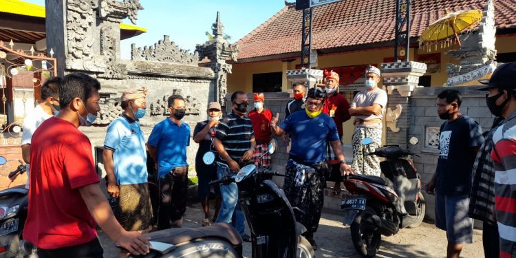 Datangi Desa Adat, Nasabah LPD Anturan Tuntut Janji Bupati Buleleng