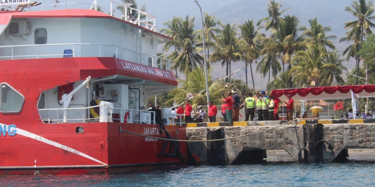 Kapal RS Malahayati Merapat Di Bali Utara, Lakukan Aksi Sosial Hingga Pengobatan Gratis
