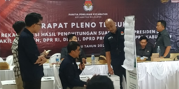 Sebut Sirekap Bermasalah Kpu Hentikan Pleno Penghitungan Dewatapos Com