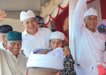Warga Sumberklampok Kompak, Sing Koster Sing Coblos