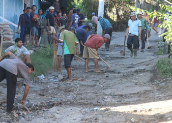 Masyarakat Desa Lokapaksa Galang Dana Swadaya Perbaiki Jalan Kabupaten