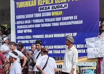 Warga Dadia Agung Pasek Gel-Gel Desak Perbekel Sudaji Mundur