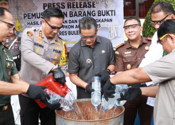 350 Liter Miras dan 300 Knalpot Brong Hasil Cipkon Dimusnahkan Polisi