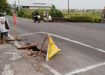 Kerusakan Jalan di Buleleng Mengancam Keselamatan Jiwa